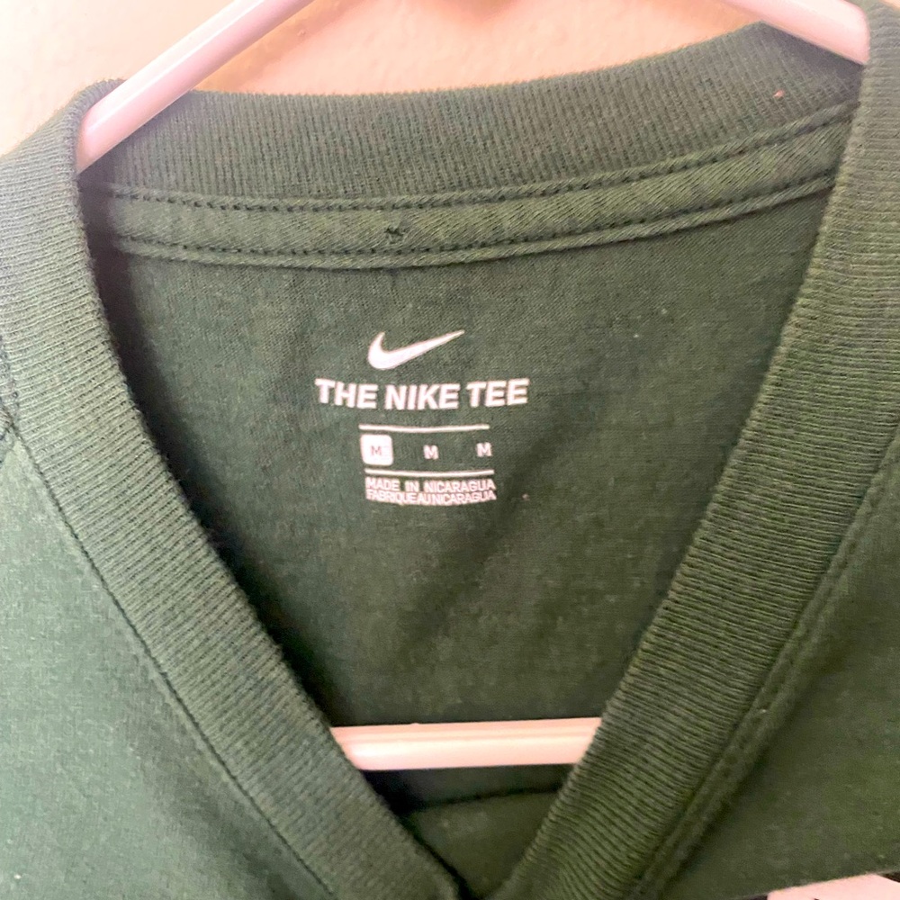Kids medium Nike tee , army green 💚